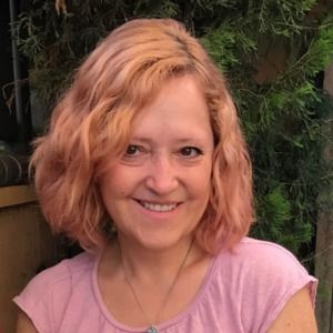 Meet your Posher, Claudia